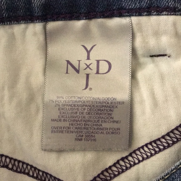 NYDJ Classic Cropped Jeans size 12 with Sequined Appliqué detail at hem - Picture 8 of 8